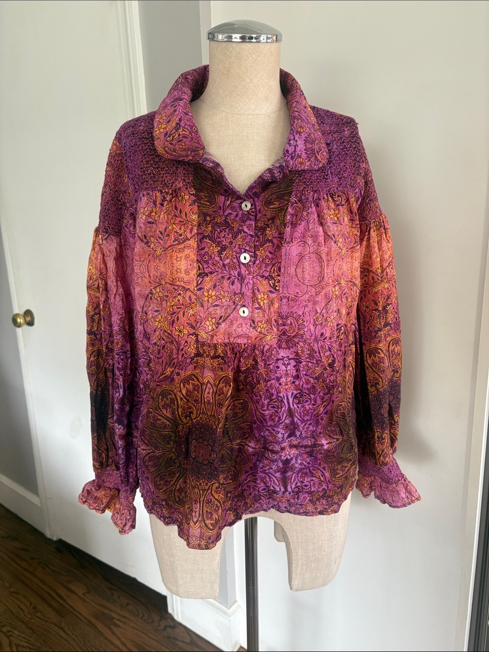 Tuckernuck - Ro’s Garden floral top three button and smocking at shoulders SZ L